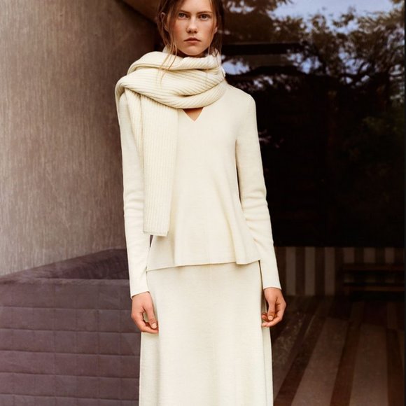 Uniqlo x Lemaire Merino Wool sweater. Size Small. Off white. - Picture 1 of 2